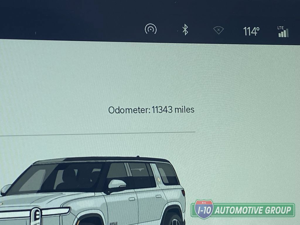 Used 2024 Rivian R1S Adventure Dual AWD/4WD image 32