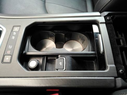 Used 2018 Land Rover Range Rover Evoque SE Dynamic image 51