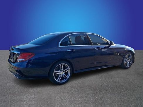 Used 2017 Mercedes-Benz E 300 image 4
