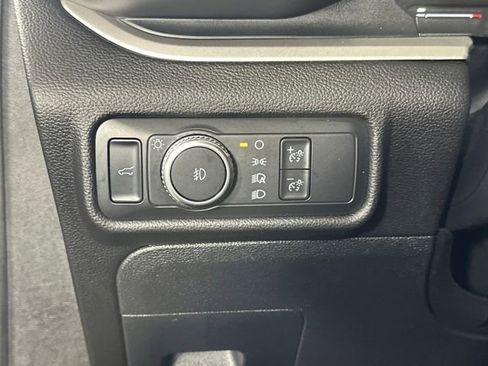 Used 2022 Ford Explorer XLT w/ Equipment Group 202A image 19