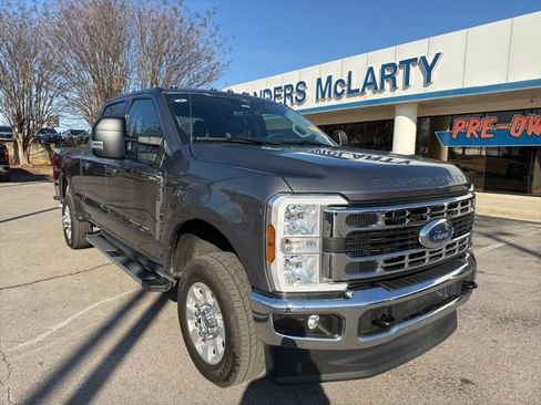 Used 2024 Ford F350 XLT image 2