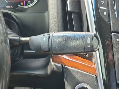 Used 2019 Cadillac Escalade ESV 2WD image 32