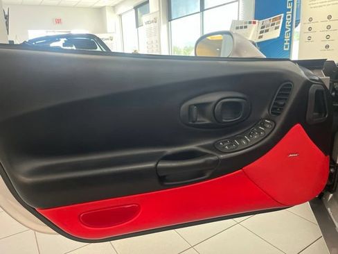 Used 2001 Chevrolet Corvette Convertible w/ Preferred Equipment Group2 RWD image 12