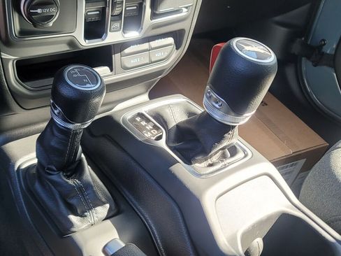 New 2026 Jeep Gladiator Sport AWD/4WD image 26