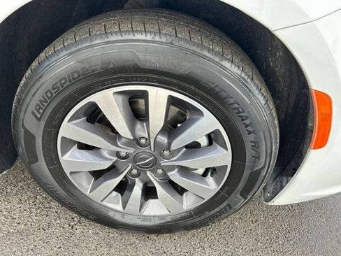 Used 2023 Chrysler Pacifica Touring-L FWD image 57