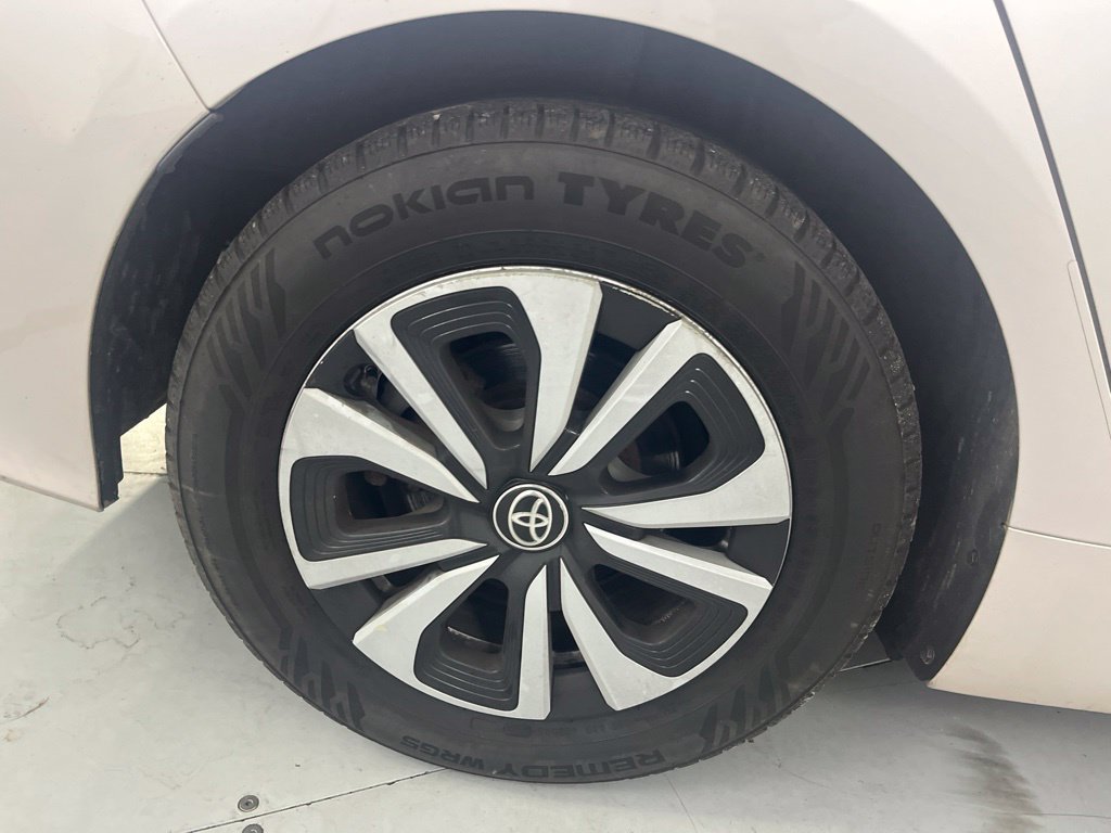 Used 2019 Toyota Prius Prime Plus FWD image 16