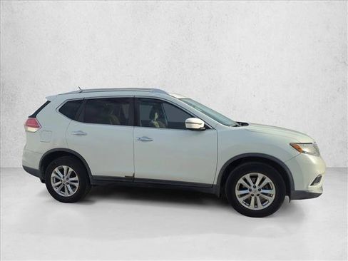 Used 2016 Nissan Rogue SV FWD image 4