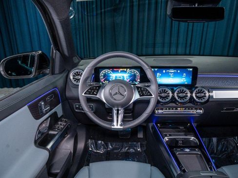 New 2026 Mercedes-Benz GLB 250 4MATIC image 15