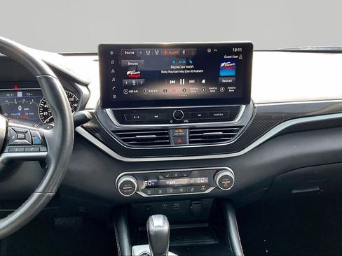 Used 2023 Nissan Altima 2.0 SR FWD image 11