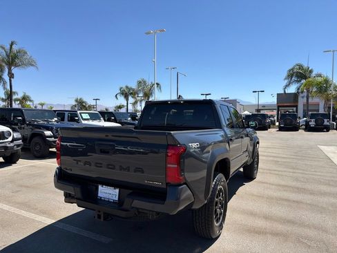 Used 2025 Toyota Tacoma TRD Off-Road AWD/4WD image 8