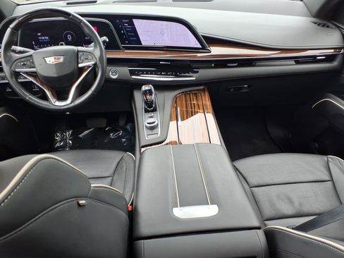 Certified 2024 Cadillac Escalade ESV Premium Luxury AWD/4WD image 18