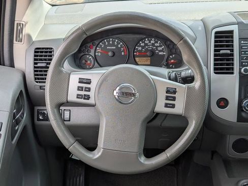 Used 2021 Nissan Frontier SV w/ Midnight Edition Floor Mats image 12