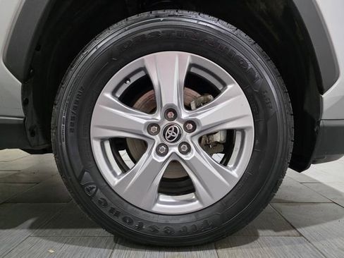 Used 2025 Toyota RAV4 XLE image 25