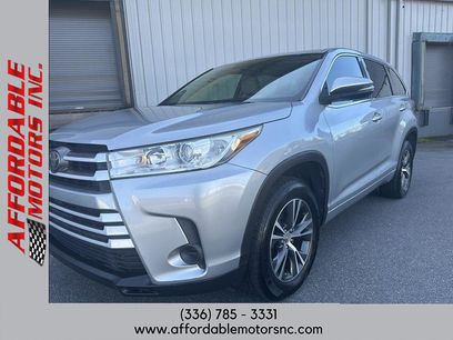 Used 2017 Toyota Highlander LE