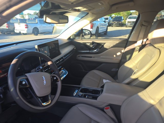 Used 2024 Lincoln Corsair FWD image 9