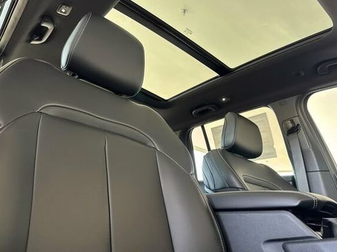 New 2026 Jeep Grand Cherokee Limited w/ Limited Altitude Package AWD/4WD image 14