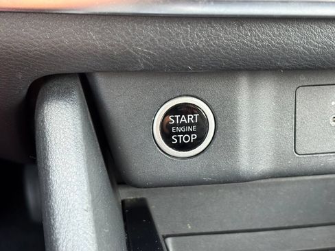 Used 2021 Nissan Rogue SV AWD/4WD image 18