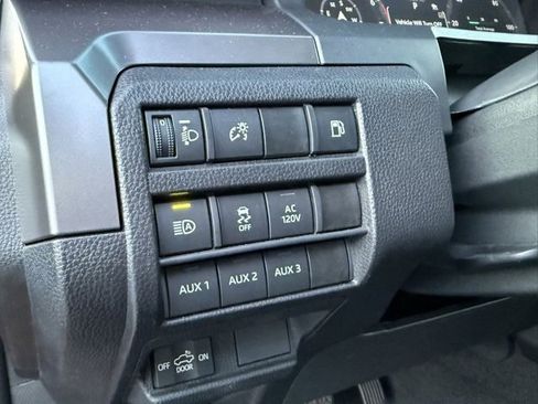 Used 2025 Toyota Tacoma TRD Off-Road image 14