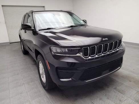 Used 2024 Jeep Grand Cherokee Laredo RWD image 14