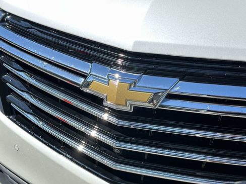 Used 2023 Chevrolet Equinox Premier AWD/4WD image 10
