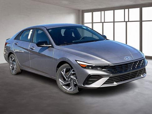 New 2025 Hyundai Elantra SEL image 1