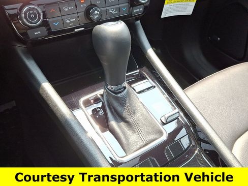 New 2025 Jeep Compass Limited w/ Sun & Sound Group image 9