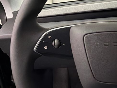 Used 2026 Tesla Model Y AWD image 21
