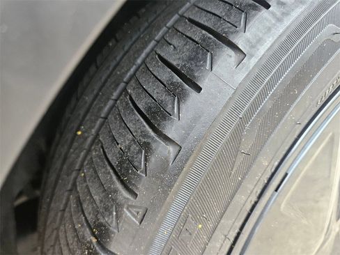 Used 2025 Toyota Prius LE image 29