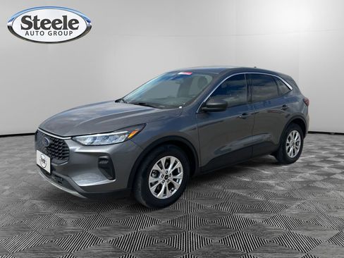 Used 2023 Ford Escape Active image 1