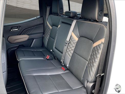 New 2026 GMC Canyon Denali AWD/4WD image 32