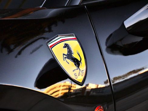 Used 2016 Ferrari 488 GTB image 9