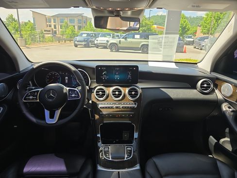 Used 2020 Mercedes-Benz GLC 300 4MATIC image 17