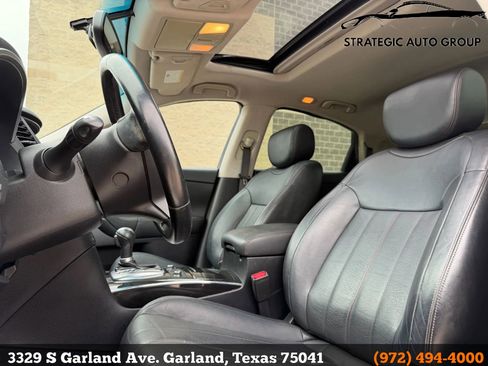 Used 2017 INFINITI QX70 3.7 image 11