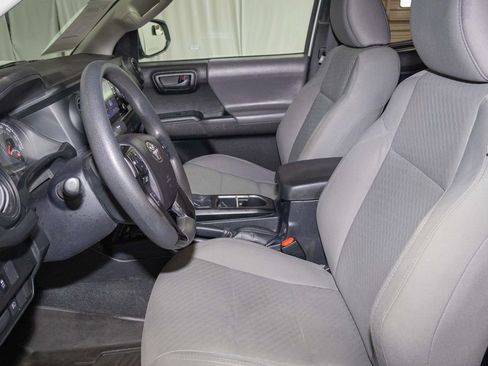 Used 2022 Toyota Tacoma SR AWD/4WD image 12
