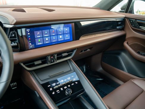 New 2025 Porsche Macan Turbo Electric image 16