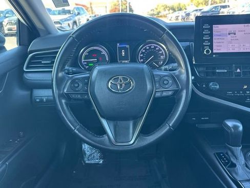Used 2021 Toyota Camry SE image 16