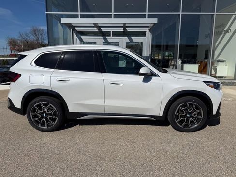 New 2026 BMW X1 xDrive28i w/ Convenience Package image 2