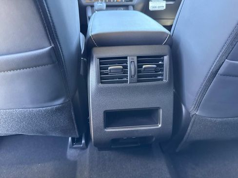 New 2026 Mitsubishi Outlander SE FWD image 17