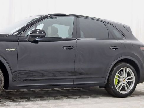 Used 2019 Porsche Cayenne E-Hybrid AWD/4WD image 3