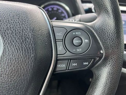 Used 2019 Toyota Camry LE w/ Convenience Package FWD image 18