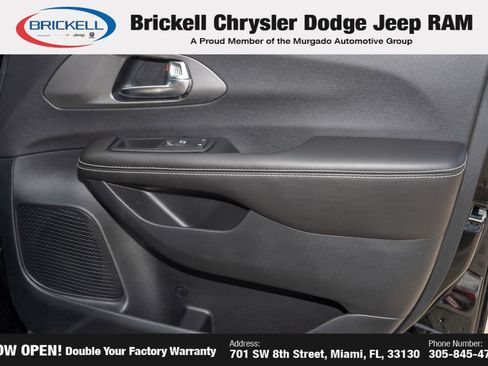 New 2026 Chrysler Pacifica Select image 15