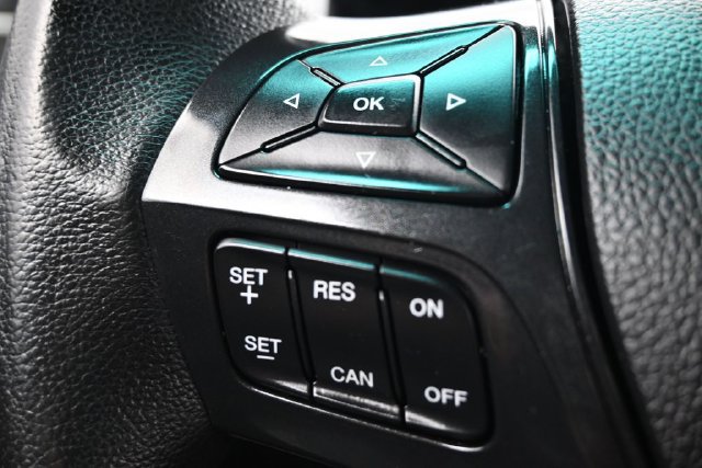 Used 2017 Ford Explorer XLT w/ Equipment Group 202A AWD/4WD image 18