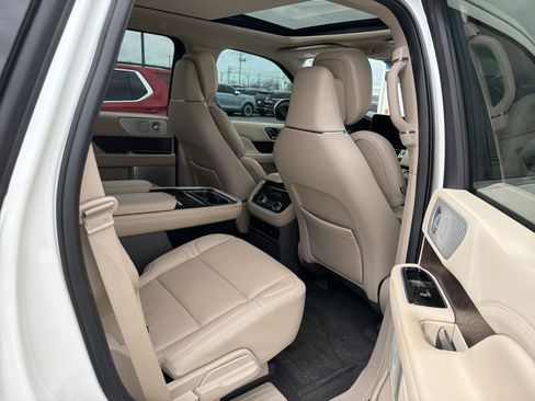 Used 2020 Lincoln Navigator Reserve w/ Equipment Group 208A Reserve image 7