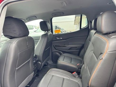 Used 2023 GMC Acadia AT4 w/ Preferred Package AWD/4WD image 10
