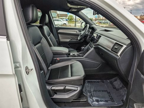 Used 2023 Volkswagen Atlas Cross Sport SE image 12
