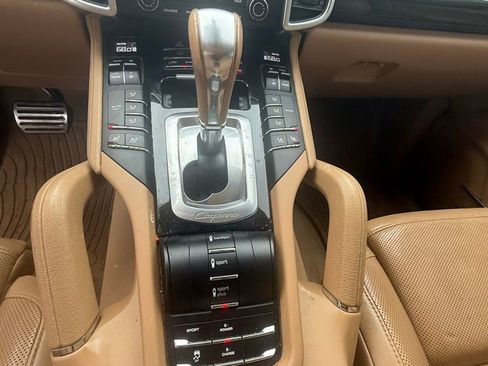 Used 2017 Porsche Cayenne S Platinum AWD/4WD image 21