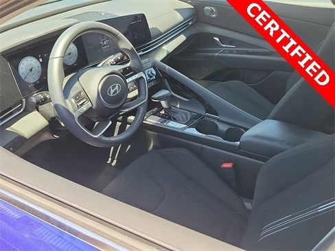 Used 2024 Hyundai Elantra SEL w/ Convenience Package image 2