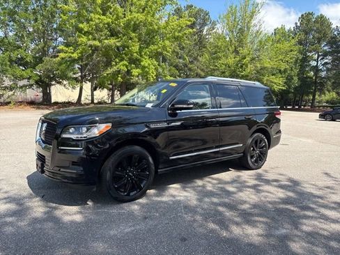 Used 2022 Lincoln Navigator Reserve AWD/4WD image 1