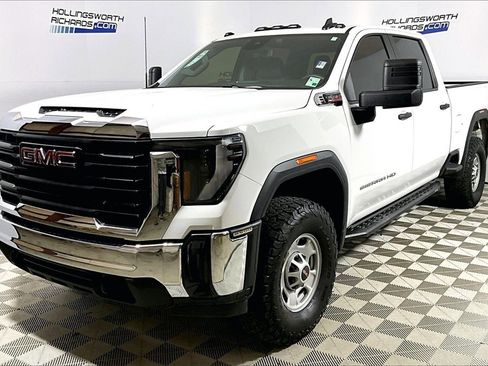 Used 2025 GMC Sierra 2500 Pro image 1