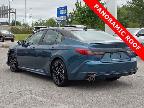 Used 2025 Toyota Camry XSE FWD image 4